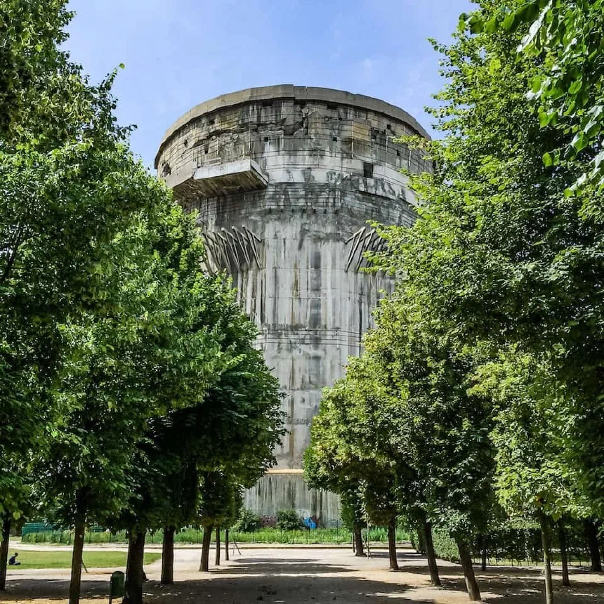 Using leading lines for the abandoned flak tower at Augarten