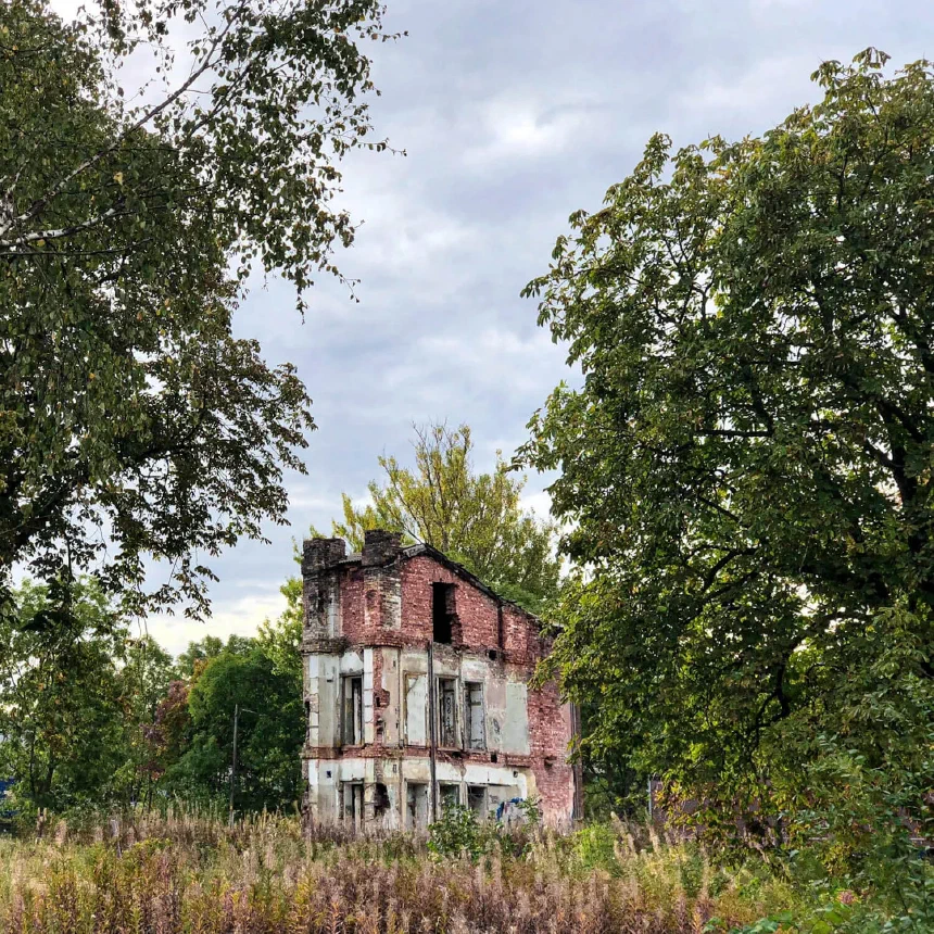 Remains of an abandoned house at Kopli Lines in Tallinn