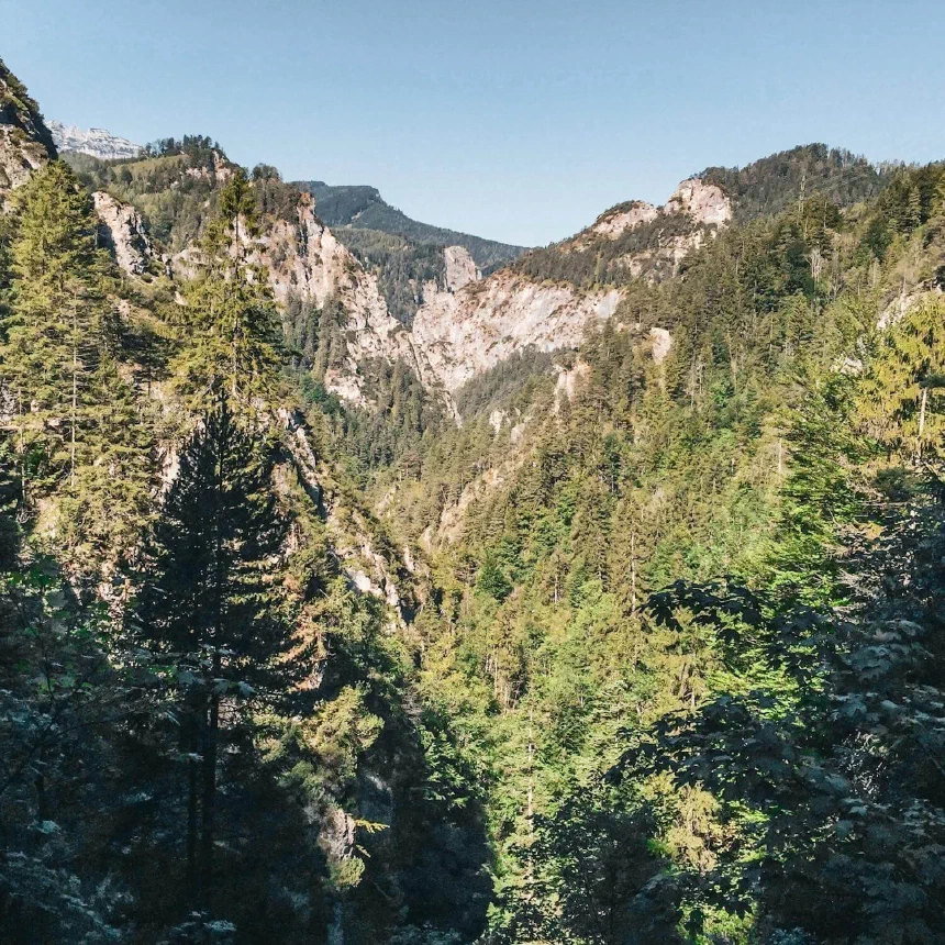 Hiking down into the Ötscher Gorge