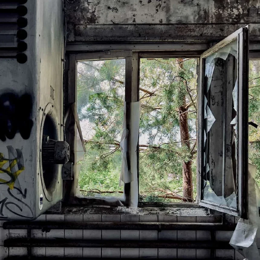 Another broken window at the abandoned airfield Rangsdorf