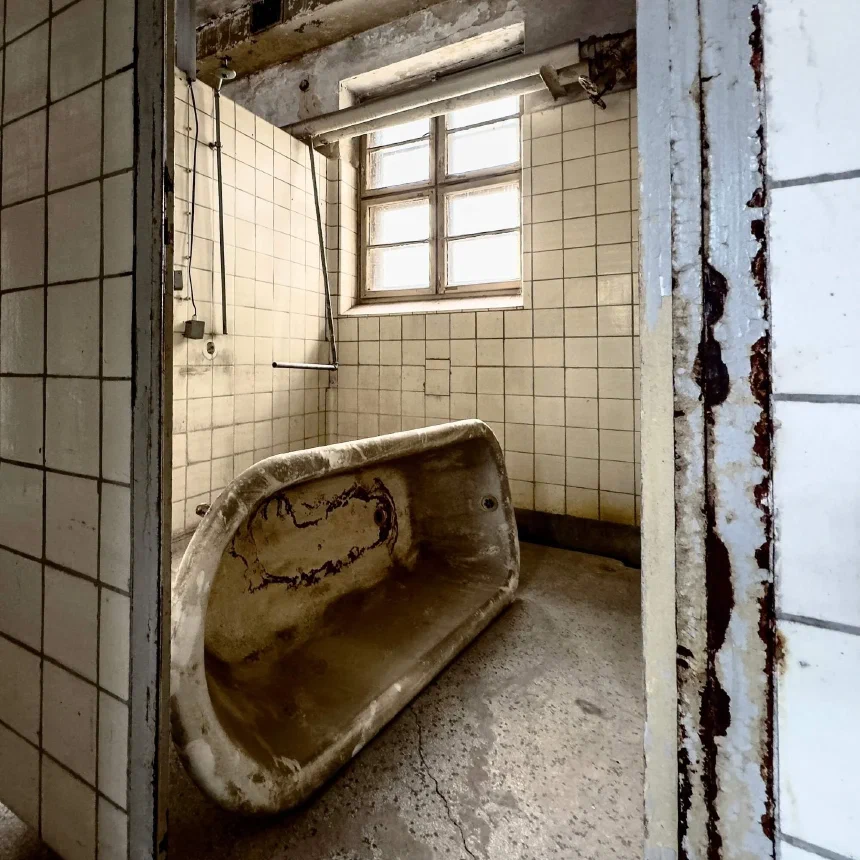 Bath tube at the abandoned Stadtbad Lichtenberg