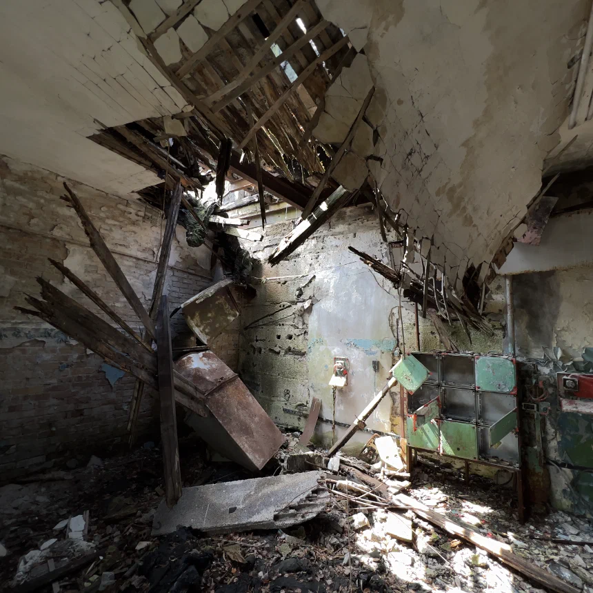 Collapsed roof in a building at the airfield Rangsdorf