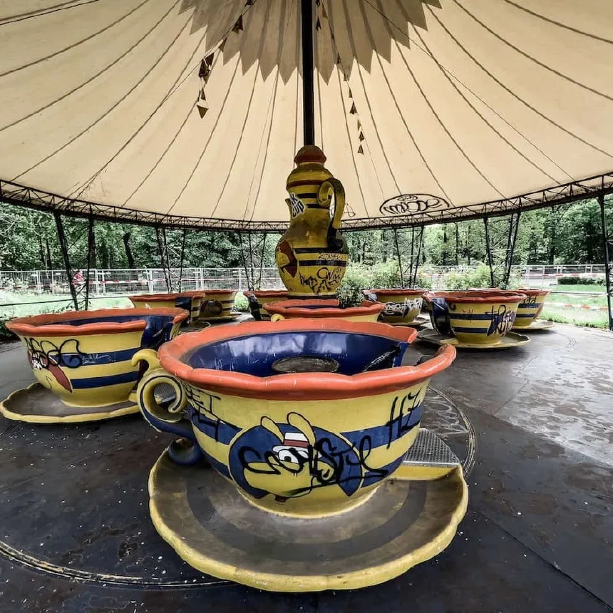 The cup caroussel