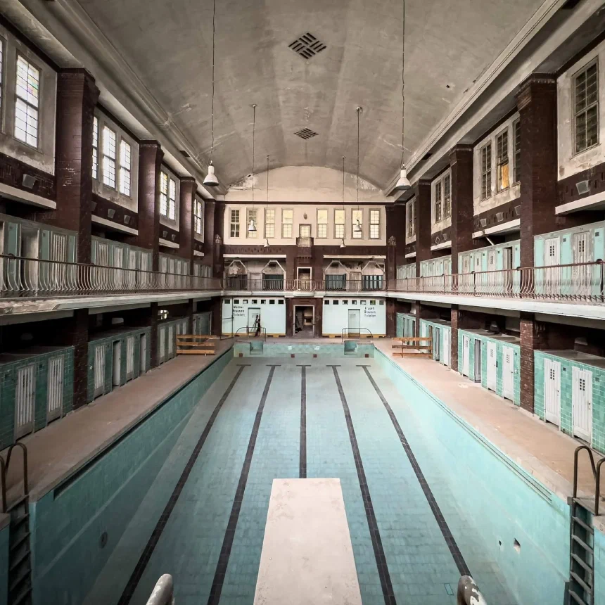 Men&rsquo;s pool at the Stadtbad Lichtenberg