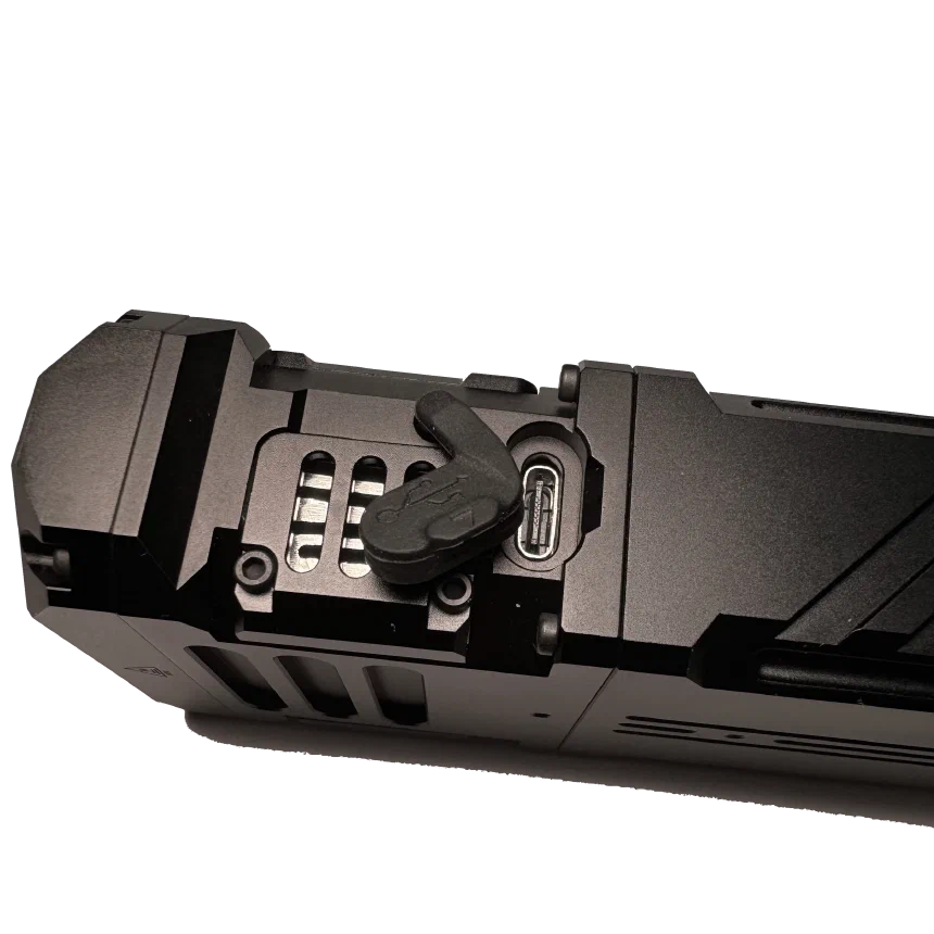 The USB-C port of the Wuben X1 is hidden behind a rubber latch