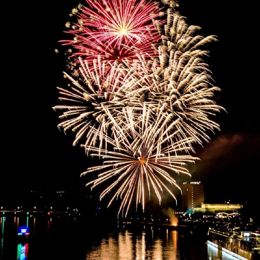 Fireworks shot on iPhone (3)